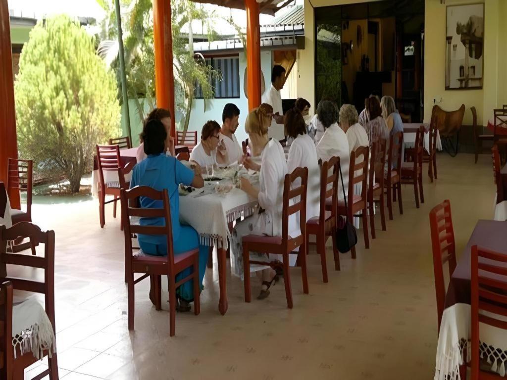 Saji-Sami Hotel Anuradhapura Exterior foto
