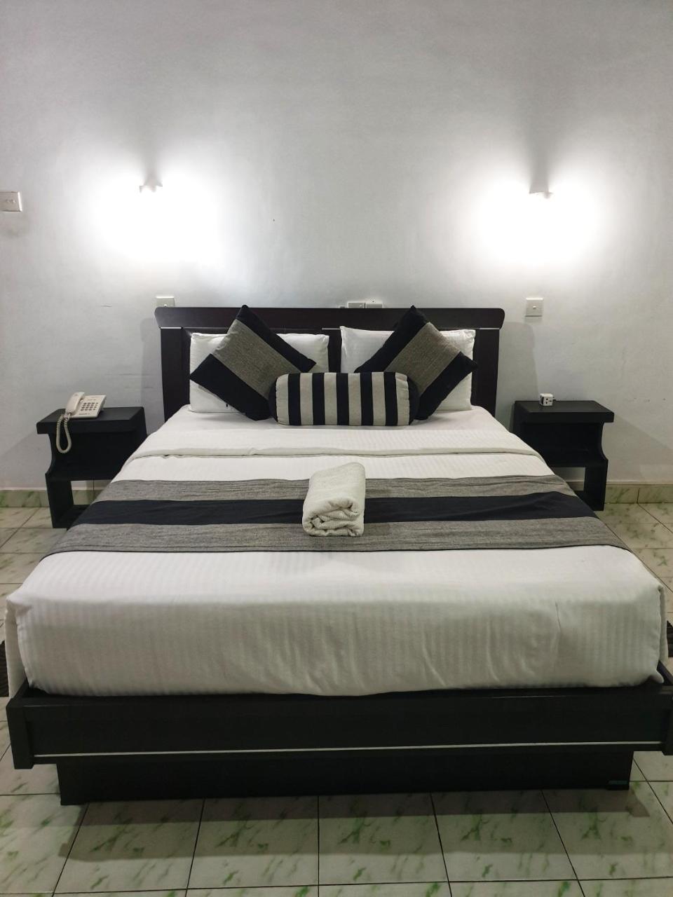 Saji-Sami Hotel Anuradhapura Exterior foto