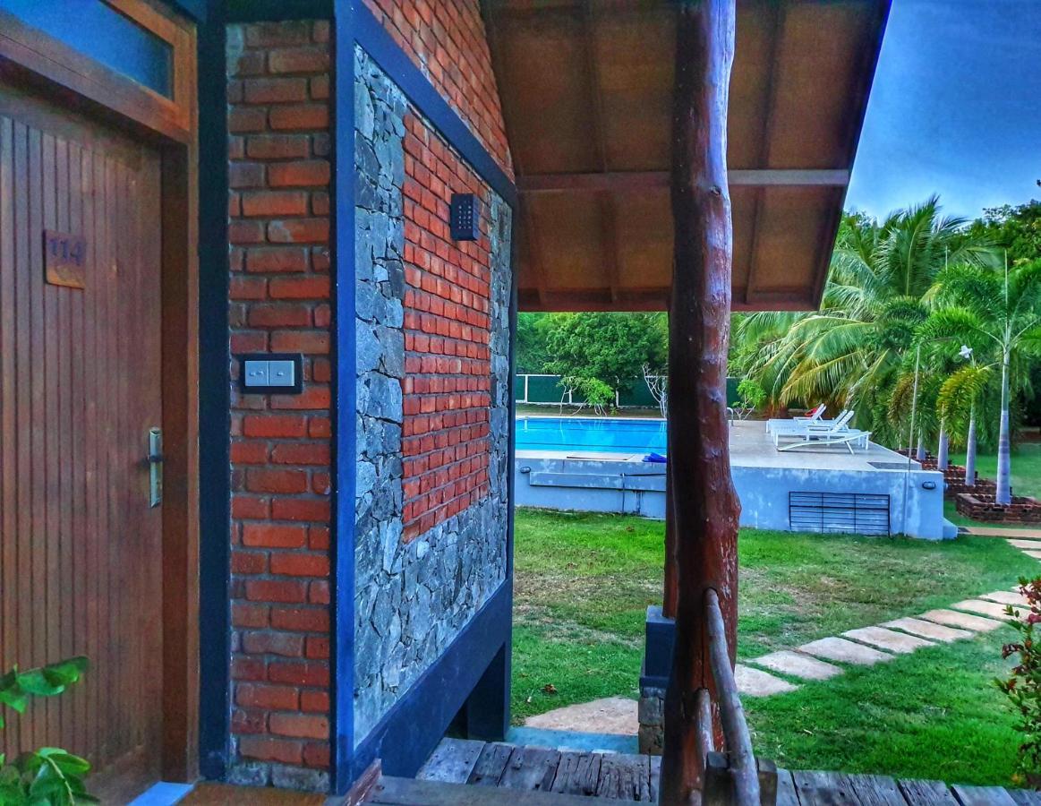 Saji-Sami Hotel Anuradhapura Exterior foto